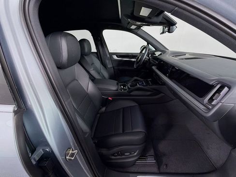 New 2026 Porsche Cayenne AWD/4WD image 30