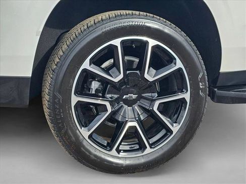 Used 2025 Chevrolet Suburban RST w/ RST Capability Package image 22
