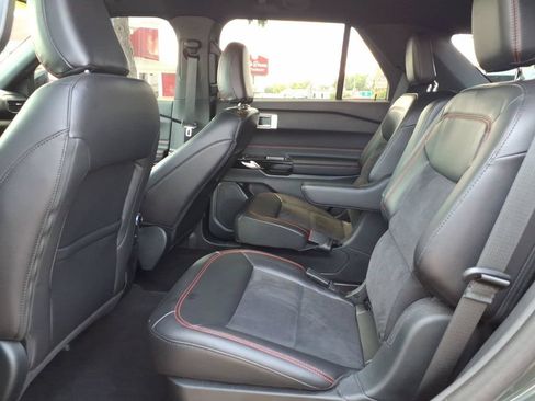 Used 2024 Ford Explorer ST-Line w/ Class IV Trailer Tow Package AWD/4WD image 12