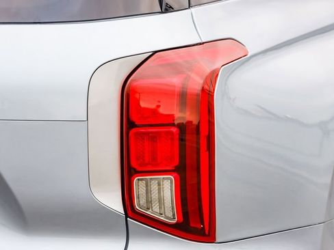 Used 2021 Hyundai Palisade Limited image 10