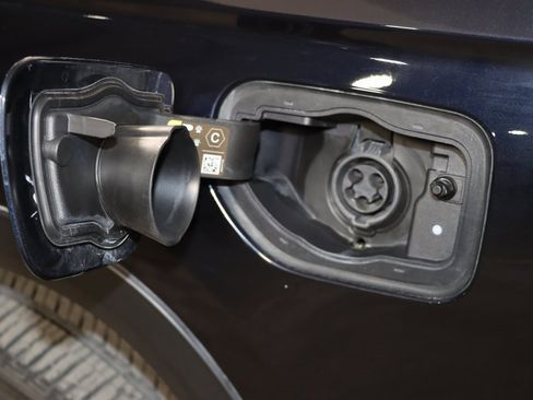 Used 2022 Jeep Grand Cherokee Limited 4xe image 11