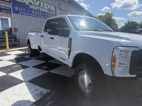 Used 2023 Ford F350 XL AWD/4WD image 5