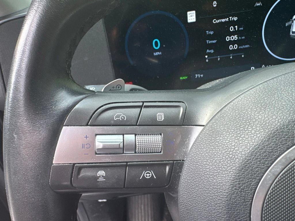 Used 2024 Hyundai Kona SEL FWD image 11