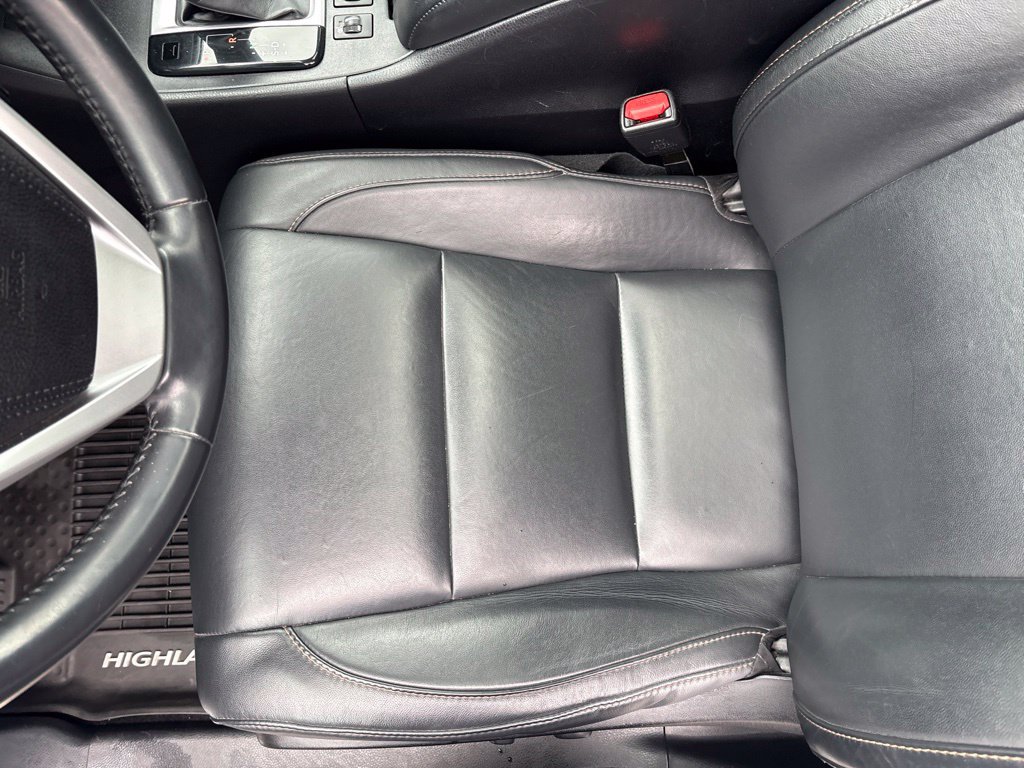 Used 2017 Toyota Highlander XLE AWD/4WD image 16