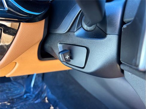 Used 2021 BMW 530i xDrive w/ Premium Package image 20