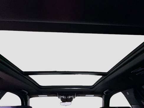 Used 2023 Cadillac Escalade Premium Luxury image 23