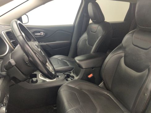 Used 2015 Jeep Cherokee Trailhawk w/ Comfort/Convenience Group AWD/4WD image 17