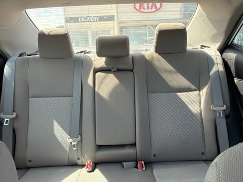 Used 2016 Toyota Corolla LE FWD image 7