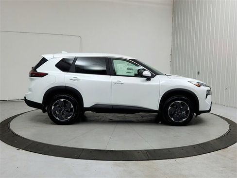 New 2026 Nissan Rogue SV image 8