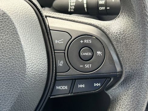 Used 2025 Toyota RAV4 XLE AWD/4WD image 29