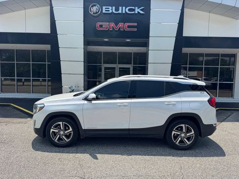 Certified 2021 GMC Terrain SLT w/ Infotainment Package II FWD image 3