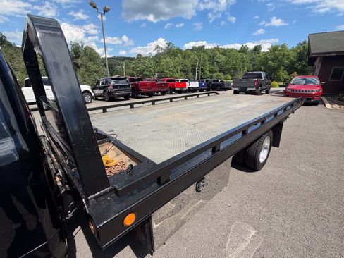 Used 2017 Ford F550 4x4 Regular Cab Super Duty image 12