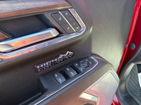 Used 2023 Chevrolet Silverado 1500 High Country w/ Technology Package AWD/4WD image 12