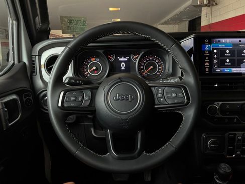 Used 2025 Jeep Wrangler Unlimited Sport AWD/4WD image 29