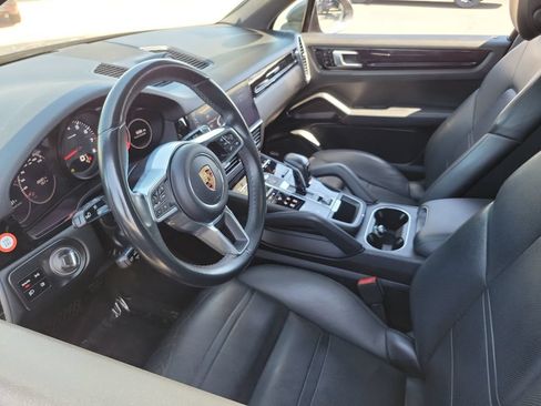 Used 2020 Porsche Cayenne AWD/4WD image 7