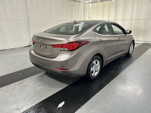 Used 2014 Hyundai Elantra SE FWD image 2