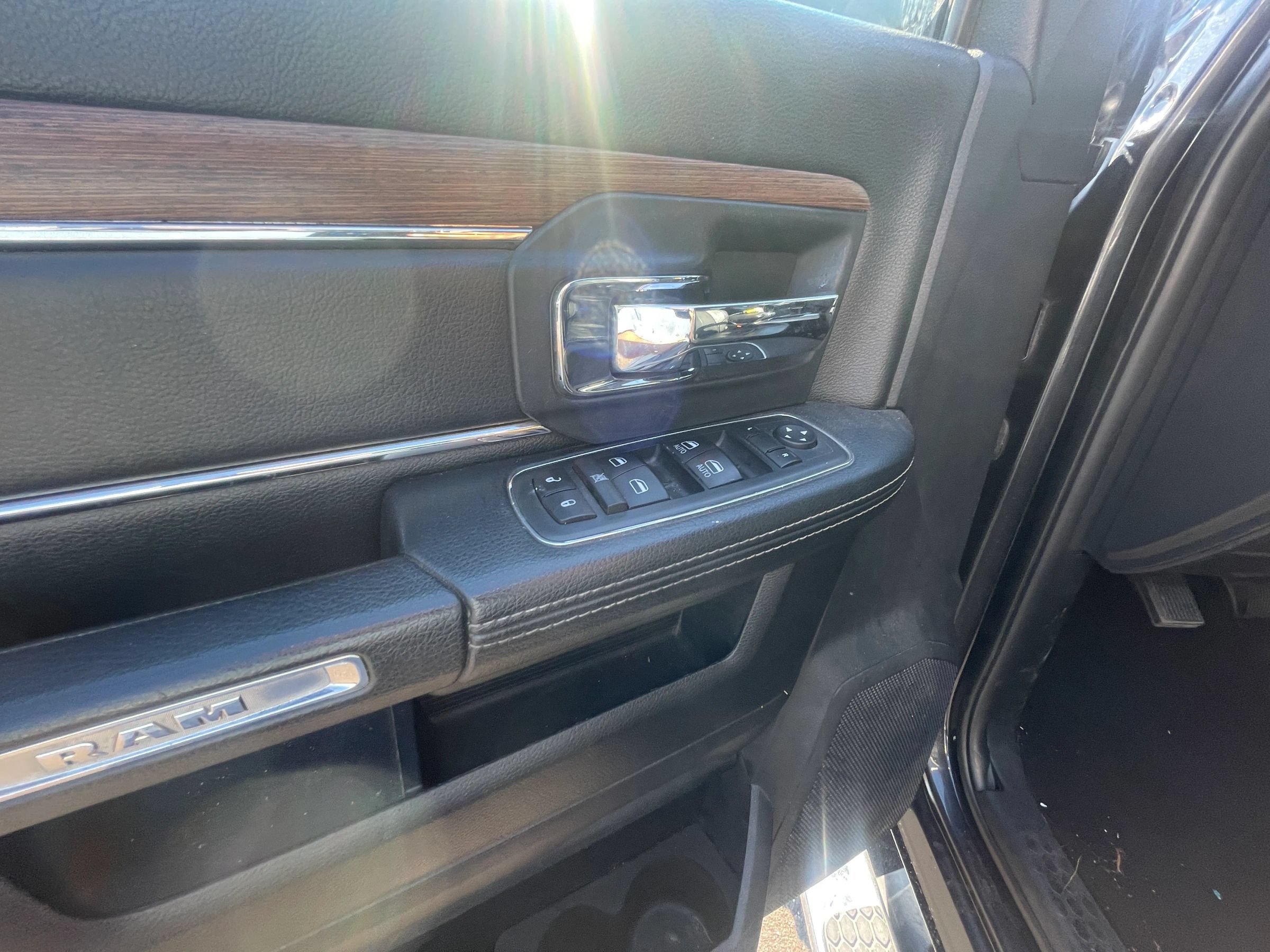 Used 2018 RAM 3500 Laramie AWD/4WD image 12