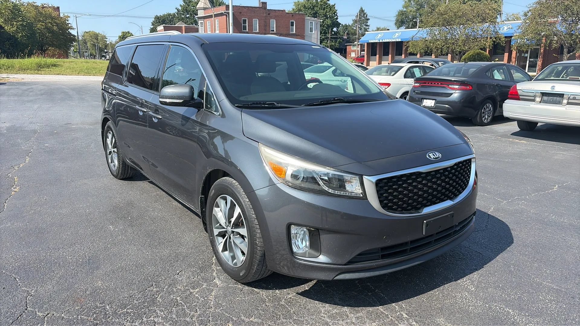 Used 2016 Kia Sedona SX FWD image 3