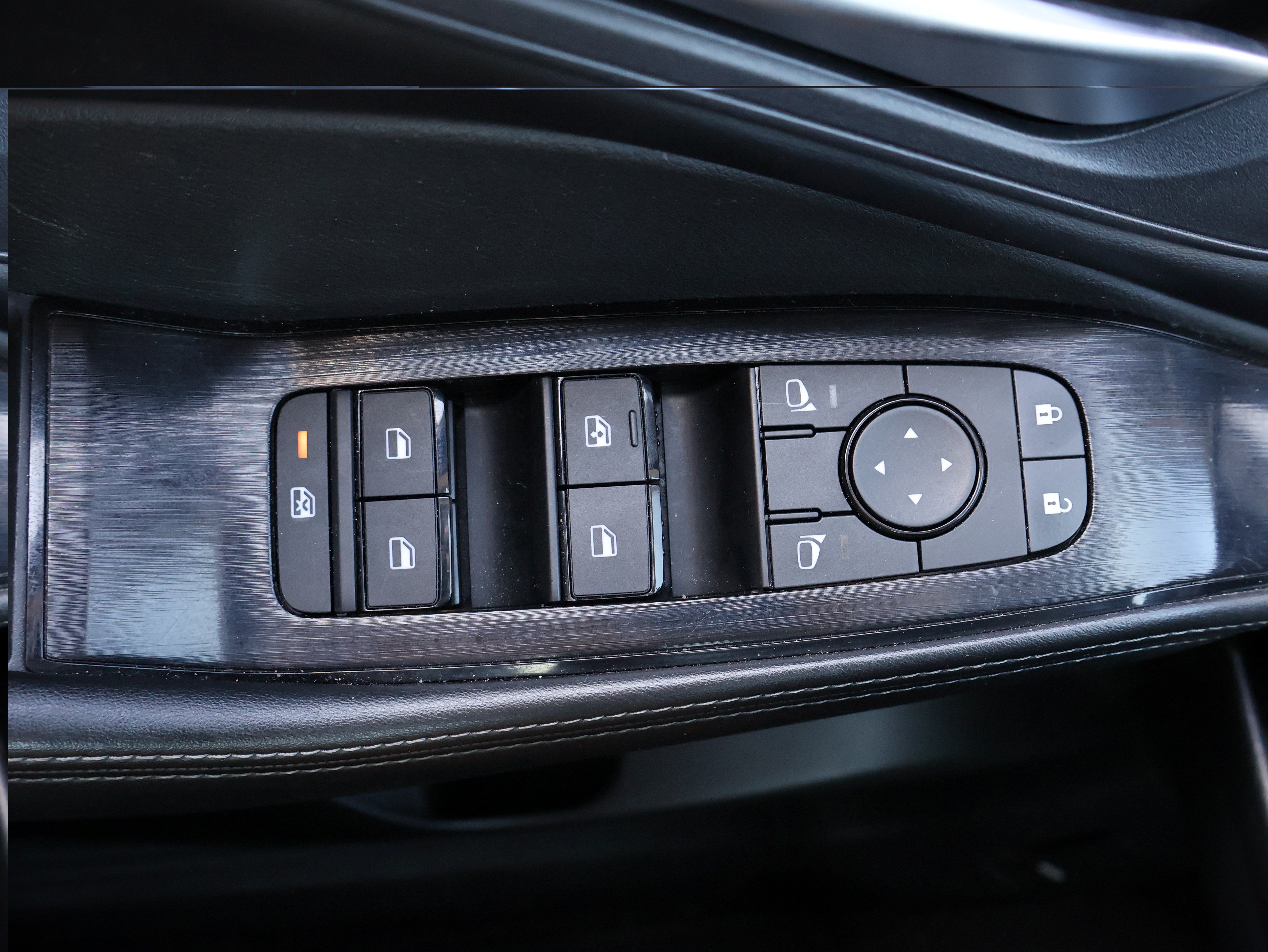 Used 2024 Nissan Rogue SV AWD/4WD image 22