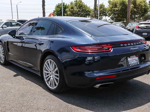 Used 2017 Porsche Panamera 4 AWD/4WD image 9