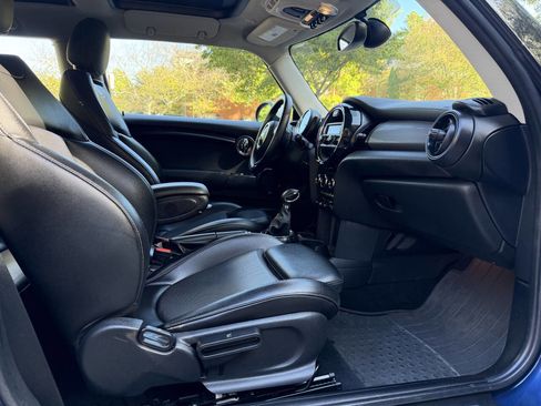 Used 2015 MINI Cooper 2-Door Hardtop image 19