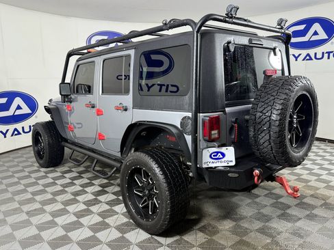 Used 2018 Jeep Wrangler Unlimited Sport S image 4