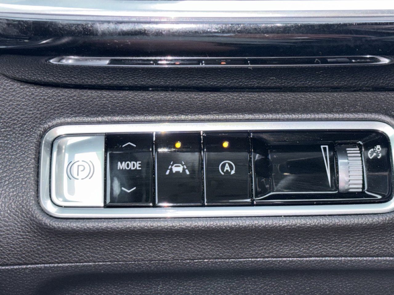 Used 2024 Buick Envision Preferred AWD/4WD image 12