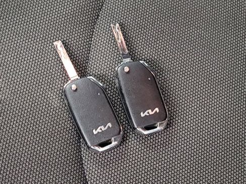 Used 2022 Kia Forte LXS image 32