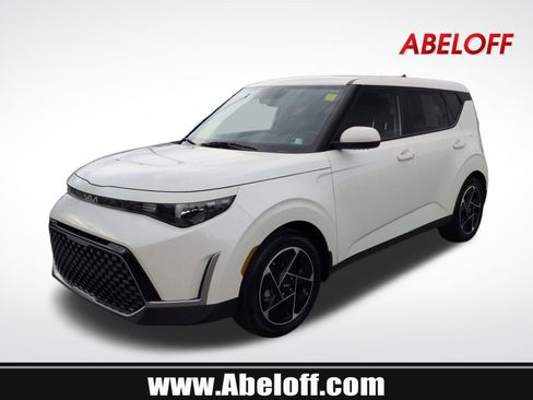 Used 2023 Kia Soul EX image 1