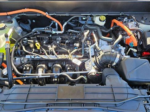 New 2025 Ford Maverick XL w/ Equipment Group 101A image 17