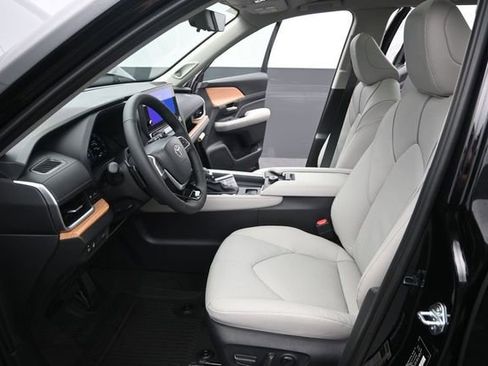 New 2026 Toyota Grand Highlander AWD image 11