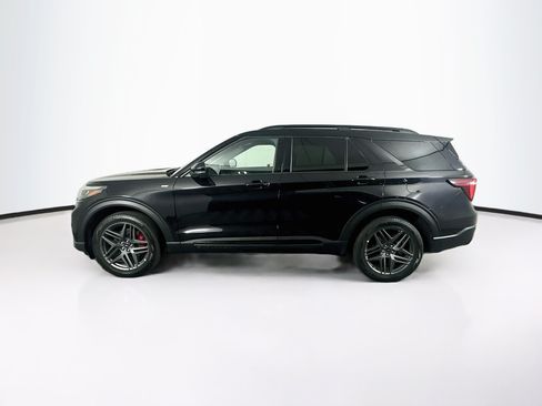 Used 2025 Ford Explorer ST-Line w/ ST-Line Street Pack AWD/4WD image 4