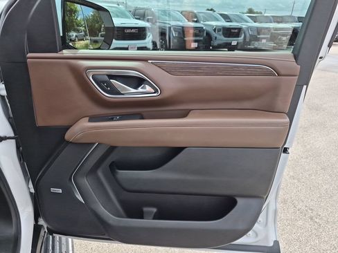 Used 2024 Chevrolet Tahoe High Country RWD image 41