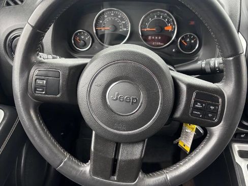 Used 2014 Jeep Compass Latitude image 15