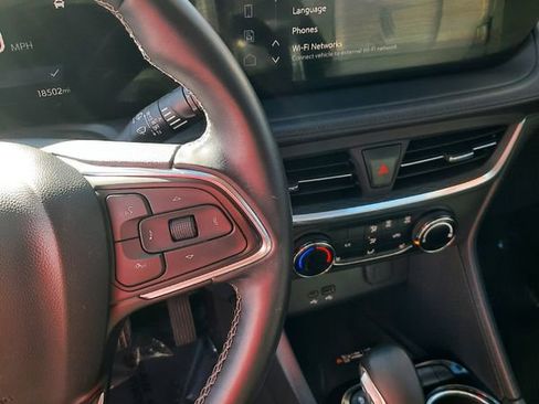 Used 2024 Buick Encore GX Preferred w/ Comfort Package FWD image 16