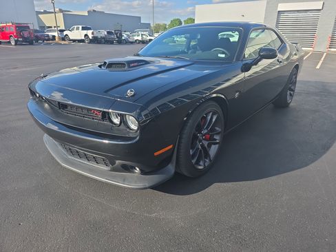 Used 2020 Dodge Challenger R/T Scat Pack w/ Shaker Package RWD image 2