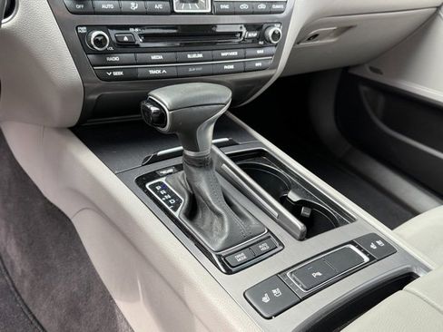 Used 2018 Genesis G80 3.8 w/ Option Group 02 image 21