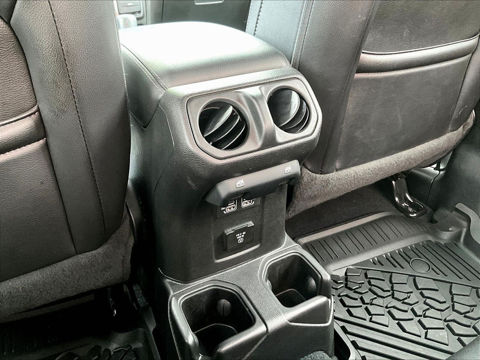 Used 2023 Jeep Gladiator Overland w/ Cold Weather Group AWD/4WD image 17