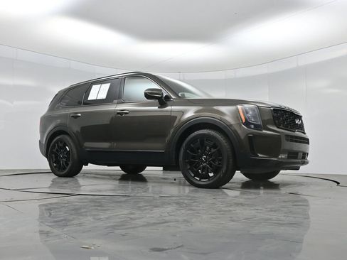 Used 2022 Kia Telluride SX w/ SX Prestige Package AWD/4WD image 49