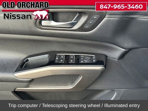 Used 2023 Nissan Pathfinder Platinum image 10