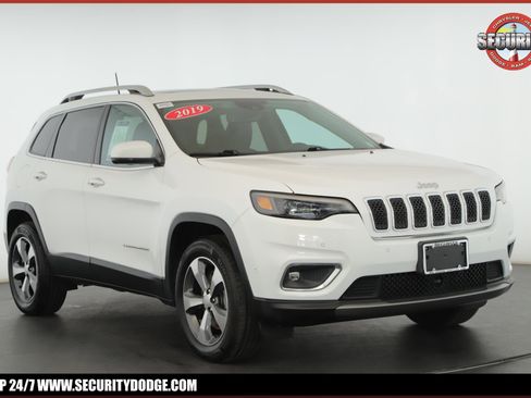 Used 2019 Jeep Cherokee Limited w/ Technology Group AWD/4WD image 1