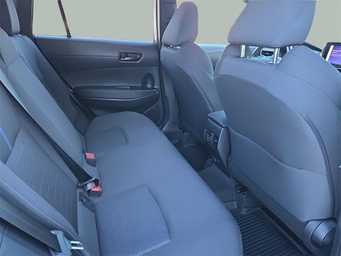 Used 2023 Toyota Corolla Cross SE image 13