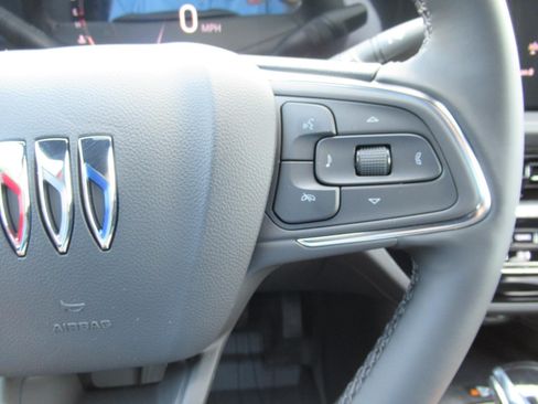 Used 2026 Buick Envista Avenir FWD image 24