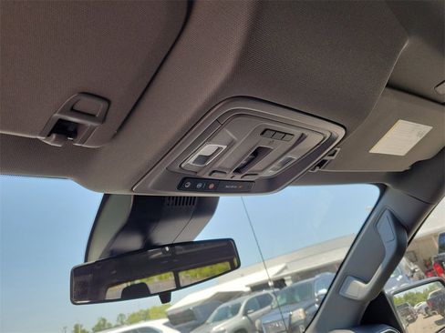 New 2025 GMC Sierra 1500 SLE w/ Preferred Package image 26