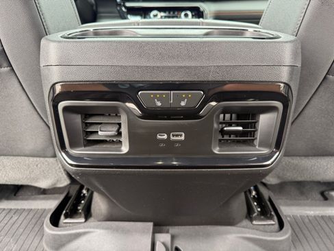 Used 2022 GMC Sierra 1500 AT4 w/ AT4 Premium Package AWD/4WD image 32