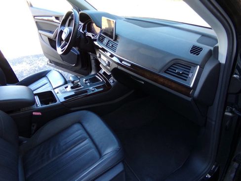 Used 2019 Audi Q5 2.0T Premium Plus w/ Premium Plus Package image 27