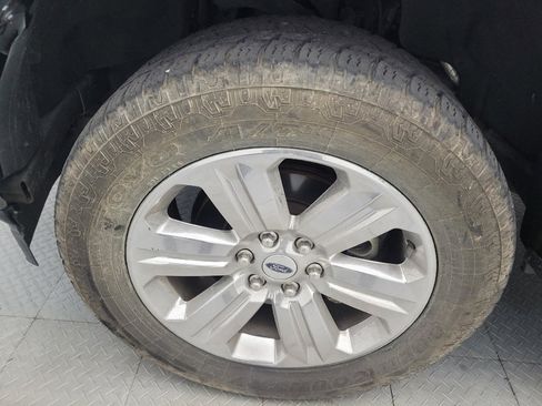 Used 2018 Ford F150 XLT w/ Equipment Group 302A Luxury AWD/4WD image 31