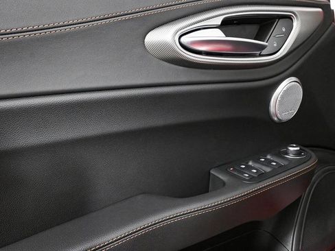 New 2025 Alfa Romeo Giulia w/ Driving Assist Package image 9