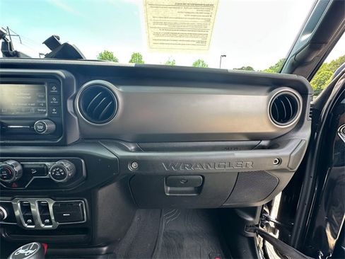 Used 2019 Jeep Wrangler Sport image 16