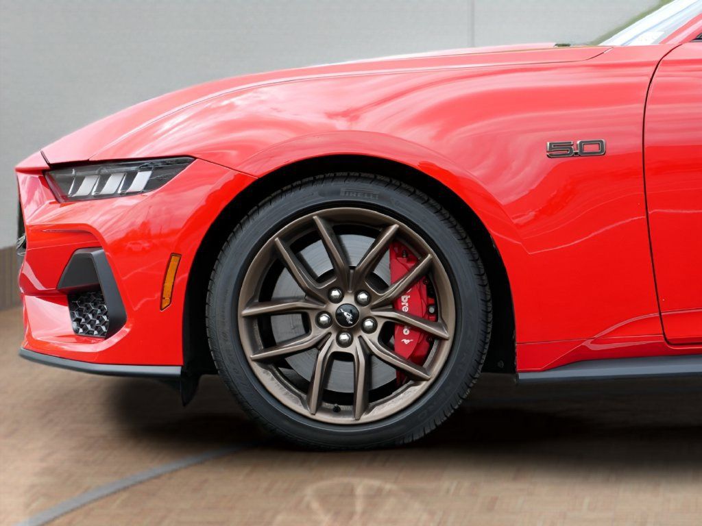 Used 2025 Ford Mustang GT Premium RWD image 9